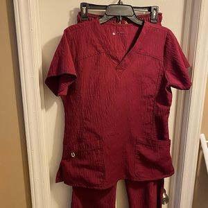 WonderWink scrub set